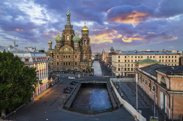 Kan Dökülen Kurtarıcı Kilisesi, St. Petersburg, Rusya