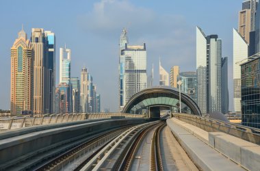 Dubai şehir şehir merkezinin metro kez bakıldı