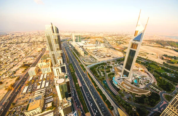 Zonsondergang over de Sheikh Zayed Road, Dubai — Stockfoto