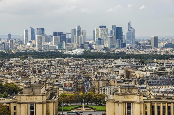 La Defense distrito de negócios em Paris, França — Fotografia de Stock