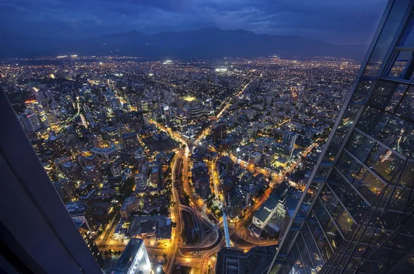 Panoramiczny widok na miasto z Gran Torre Santiago w Santiago de Chile. — Zdjęcie stockowe