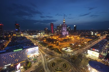 Geceleri Varşova 'daki Kültür ve Bilim Sarayı