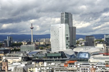 Alacakaranlıkta, Almanya Frankfurt am Main manzarası görünümünü