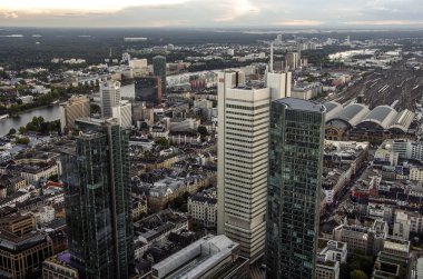 Frankfurt, Almanya finansal ticaret bölgesinin modern manzarası.