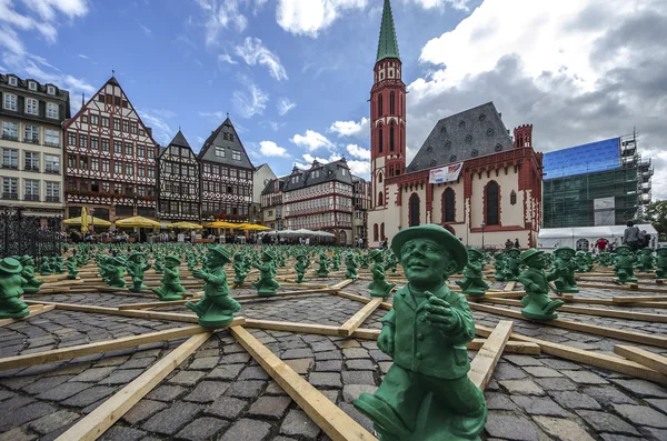 Antiguos edificios tradicionales en Frankfurt, Alemania en un verano — Foto de Stock