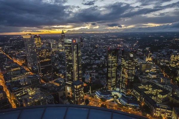 Skyline de Frankfurt, Alemanha à noite — Fotografia de Stock