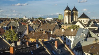 Alacakaranlıkta, Almanya Frankfurt am Main manzarası görünümünü