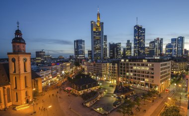 Frankfurt am Main - Almanya akşam görünümü