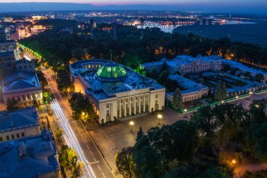 Ukrayna, Kiev Verkhovna rada. Ukrayna Parlamentosu yönetim