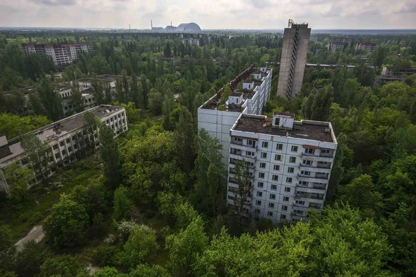 Doğa hayalet kasaba of Pripyat Chernobyl nükleer santral yakınındaki kazanır