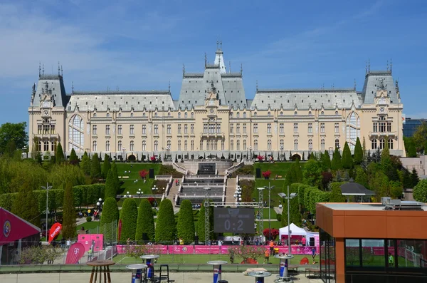 Palácio da Cultura é o principal ponto de atração da capital da Moldávia — Fotografia de Stock