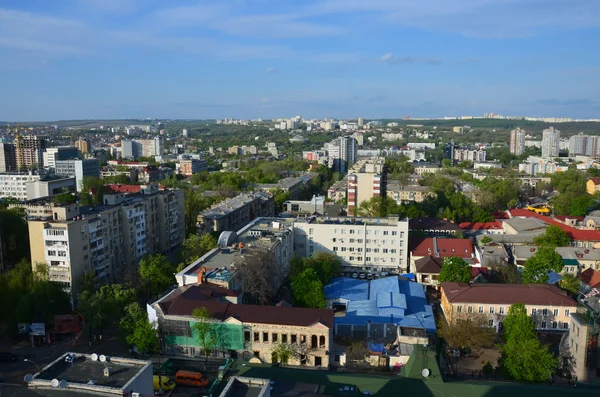 Кишинев, столица Республики Молдова. Вид с воздуха на центральный парк, с беспилотника. Кишинев - название города — стоковое фото