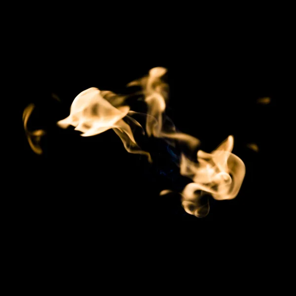 Огонь на черном фоне — стоковое фото