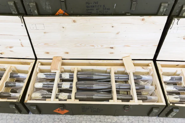 Grenades propulsées par fusée dans une boîte — Photo