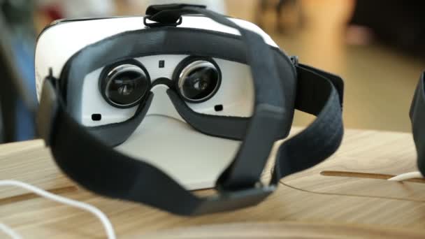 VR headset, virtuell verklighet uppsättningar, Vr-glasögon. Pan — Stockvideo
