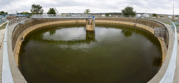 Waterzuiveringsstation waterreservoir — Stockfoto