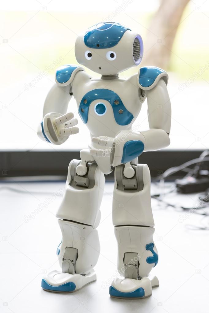Robot programmable pour l'éducation — Photo éditoriale © Belish #139508860