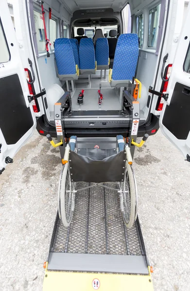 Minibuss fysiskt funktionshindrade — Stockfoto