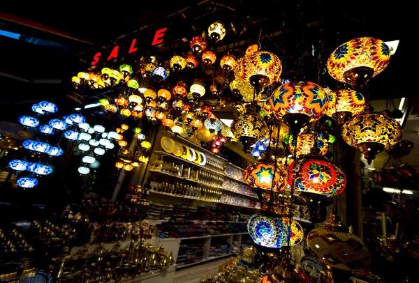 Красочные турецкие фонари — стоковое фото