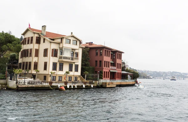 Bosporus huizen gebouwen — Stockfoto