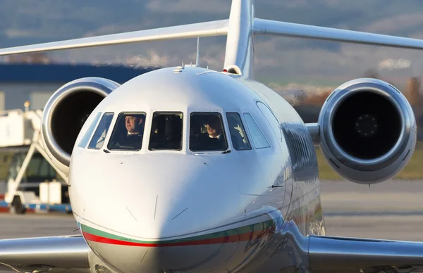 Bulgariens regering Falcon flygplan — Stockfoto