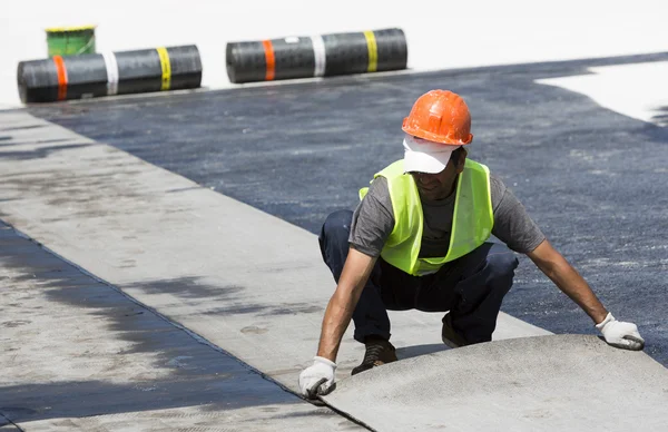 Trabajadores de la carretera puente impermeable — Foto de Stock