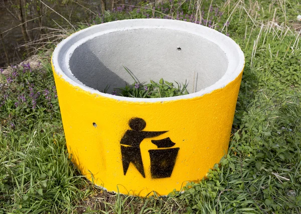 Concrete trash containers on the road — Stock Photo, Image