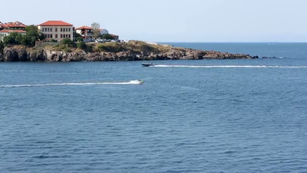 Turystów pływać na plaży w Sozopolu — Wideo stockowe