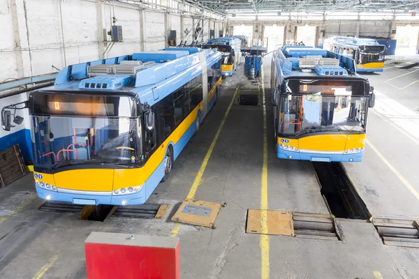 Trolley auto's in een depot — Stockfoto