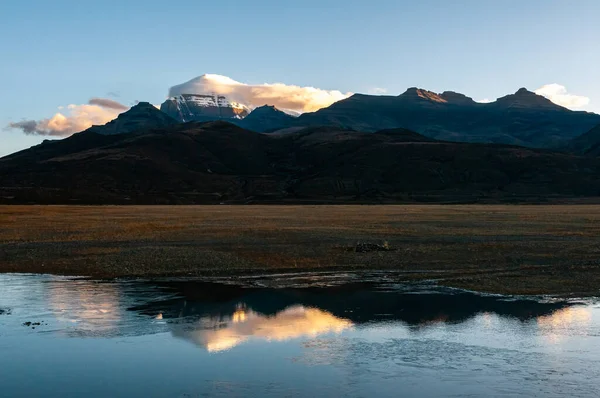 Sunrise for snow mountains of Mount Kailash — Stock Photo, Image