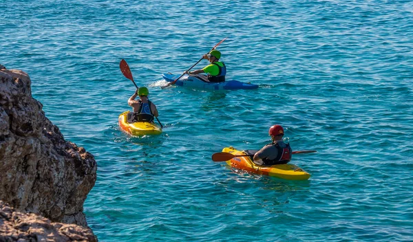 Ayia Napa Cypern September 2019 Kajakpaddling Längs Medelhavets Stränder — Stockfoto