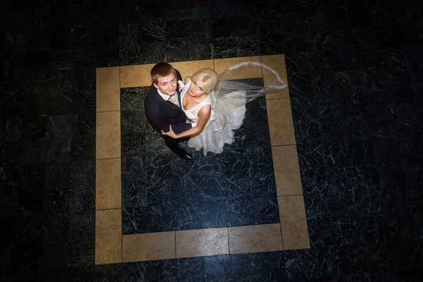 Dançando casamento casal — Fotografia de Stock