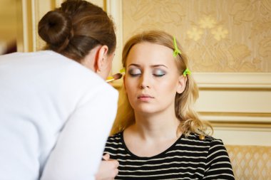 Düğünden önce makyaj