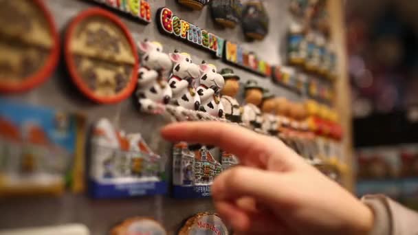 Сувенирный магазин в Мюнхене — стоковое видео