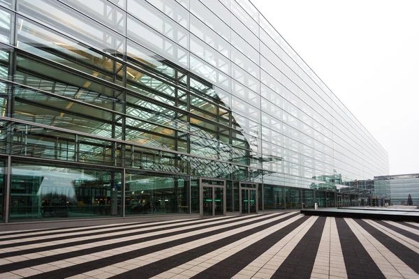 Fassade des Flughafens München — Stockfoto