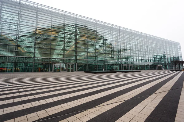 Fassade des Flughafens München — Stockfoto