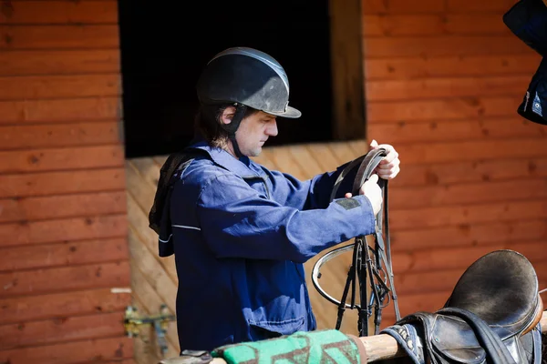 Reiter mit Geschirr — Stockfoto