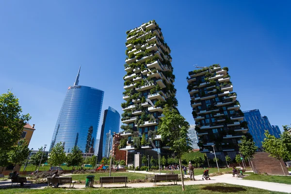Edificios Bosco verticale en Milán — Foto de Stock