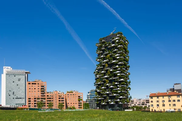 Edificios Bosco verticale en Milán — Foto de Stock