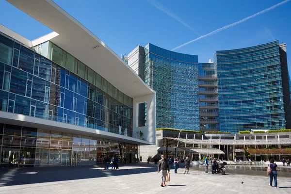 Moderne Gebäude in Mailand — Stockfoto