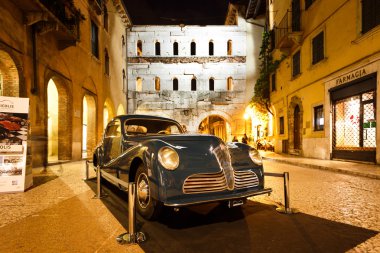 Fiat retro araba Verona sokakta