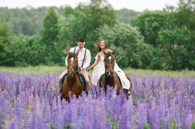 Yeni evliler sahaya sürme