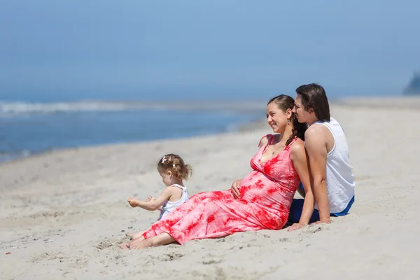 Family vacation by the sea — Stock Photo, Image