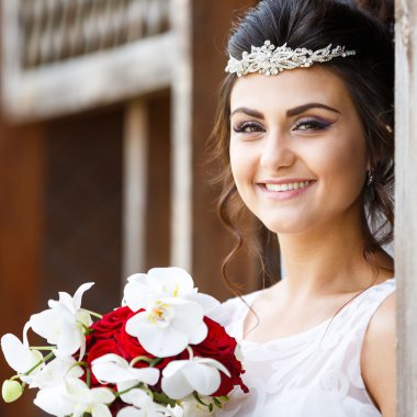 güzel bir gelin buketi ile