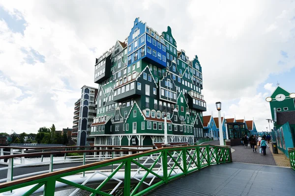 Edificio del hotel Inntel en Zaandam, Países Bajos — Foto de Stock