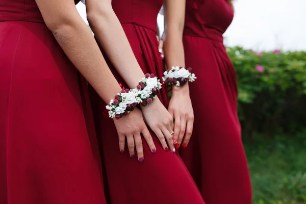 Gelang untuk pengiring pengantin. — Stok Foto