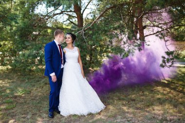 Düğün iki çam ormanı içinde