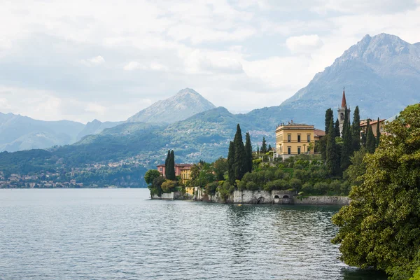 Városkép a Varenna, Olaszország — Stock Fotó