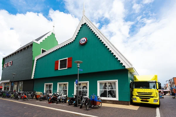 Centrale straat van Zaandam, Nederland — Stockfoto