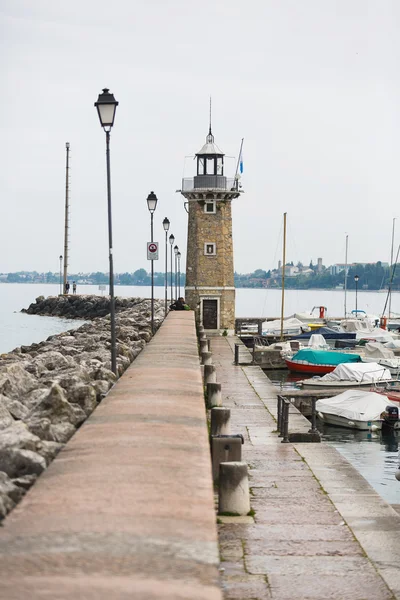 O farol em Desenzano — Fotografia de Stock